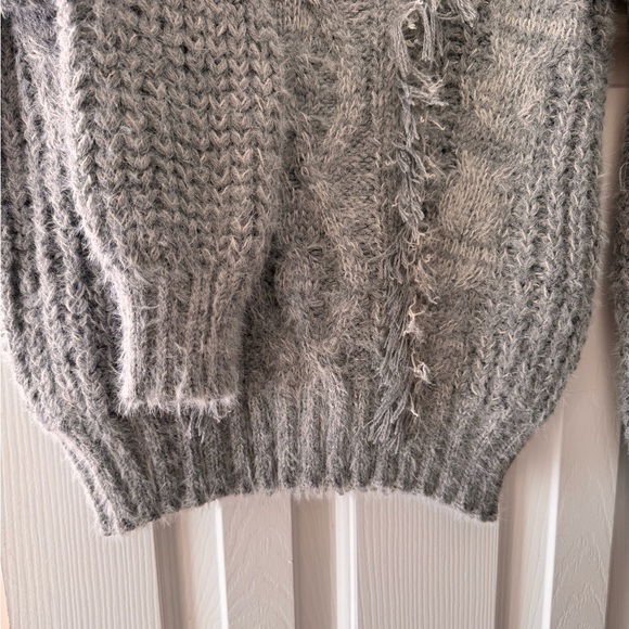 Sweater 🩶 - Picture 5 of 8